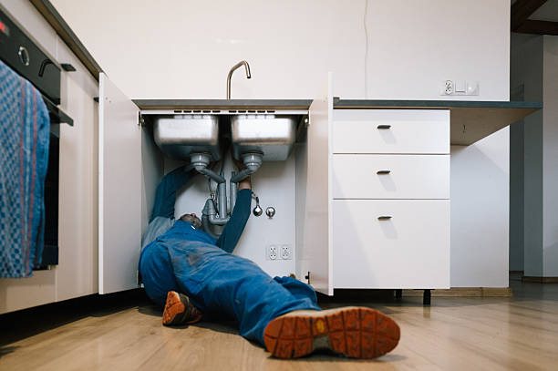 Professional Emergency Plumber technician working in Pinecliffe, CO
